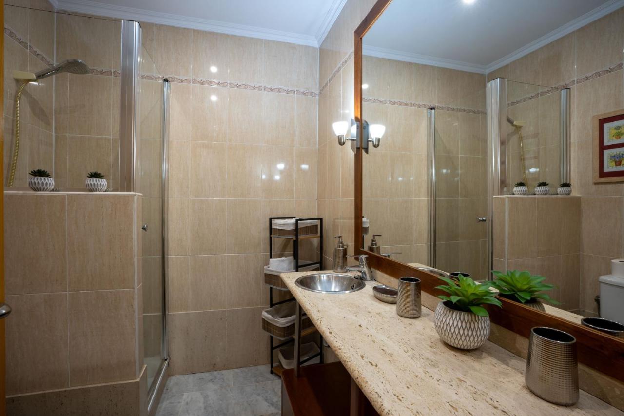 Reina Aixa- Apartamento Centro Гранада Екстериор снимка
