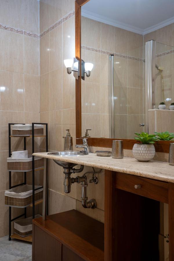Reina Aixa- Apartamento Centro Гранада Екстериор снимка
