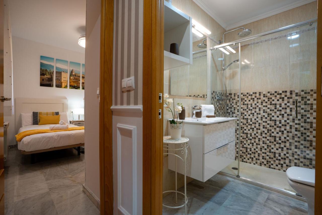 Reina Aixa- Apartamento Centro Гранада Екстериор снимка